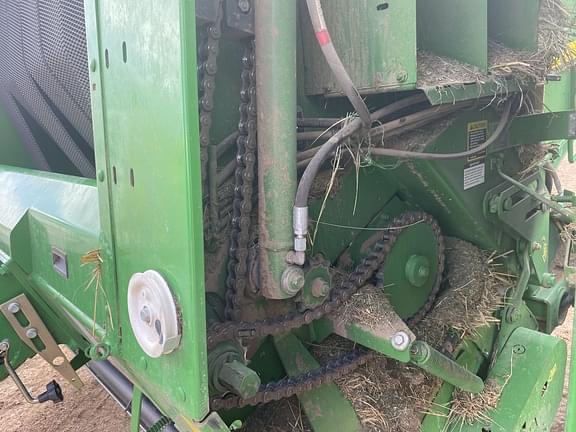 Image of John Deere 569 MegaWide Plus equipment image 4