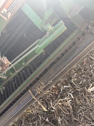 Image of John Deere 569 MegaWide Plus equipment image 4