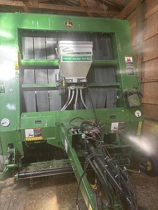 Image of John Deere 569 MegaWide Plus equipment image 1