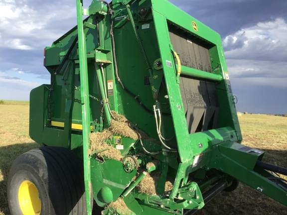 Image of John Deere 569 MegaWide Plus equipment image 4