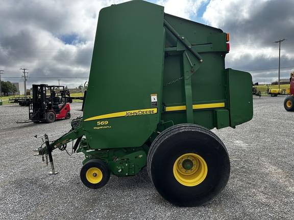 Image of John Deere 569 equipment image 1