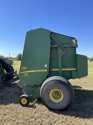 Image of John Deere 569 MegaWide Plus equipment image 1