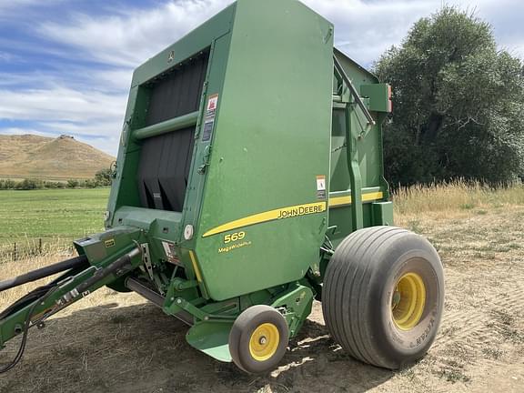 Image of John Deere 569 MegaWide Plus equipment image 1