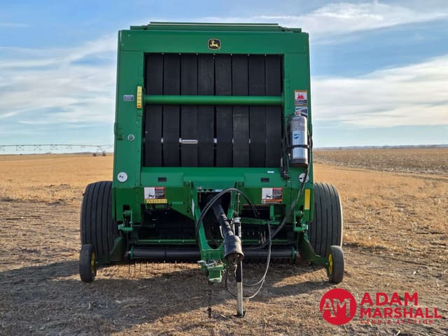 Image of John Deere 569 MegaWide Plus equipment image 1