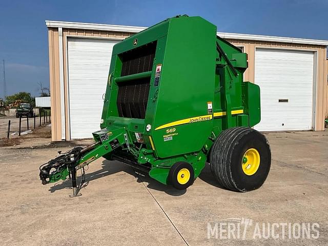 Image of John Deere 569 MegaWide Plus equipment image 1