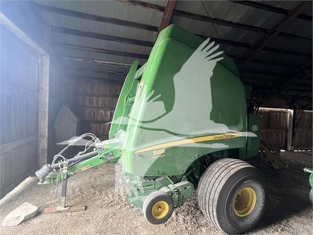 Image of John Deere 569 Premium equipment image 1