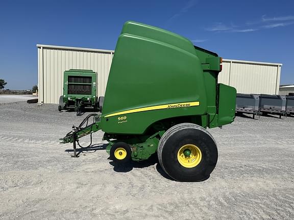 Image of John Deere 569 Premium equipment image 1