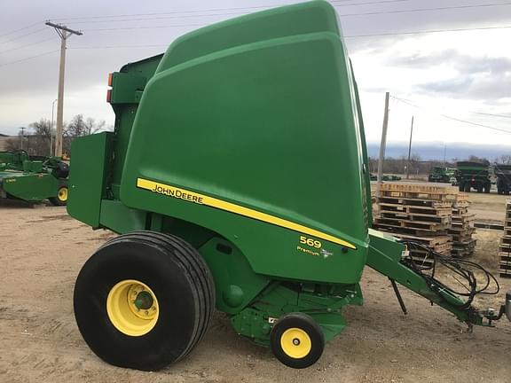 Image of John Deere 569 Premium equipment image 3