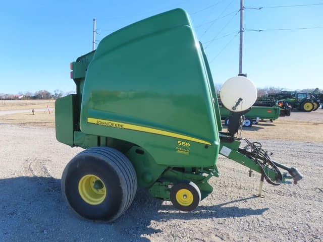Image of John Deere 569 Premium equipment image 4