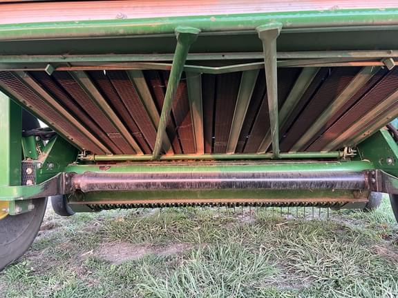 Image of John Deere 569 Premium equipment image 2