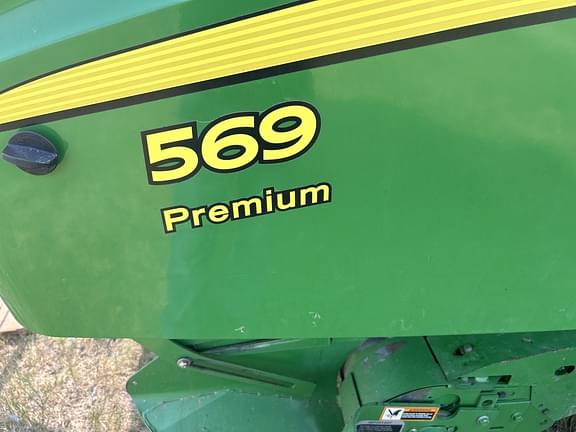 Image of John Deere 569 Premium equipment image 3