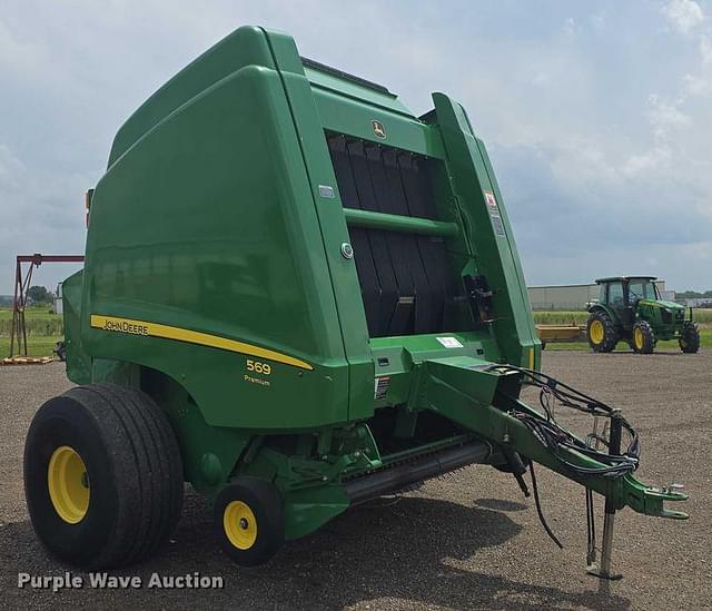Image of John Deere 569 Premium equipment image 2