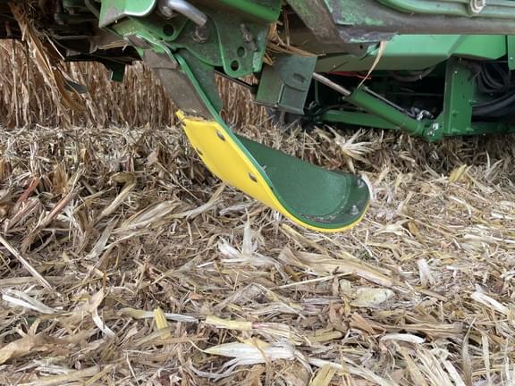 Image of John Deere 606C equipment image 2