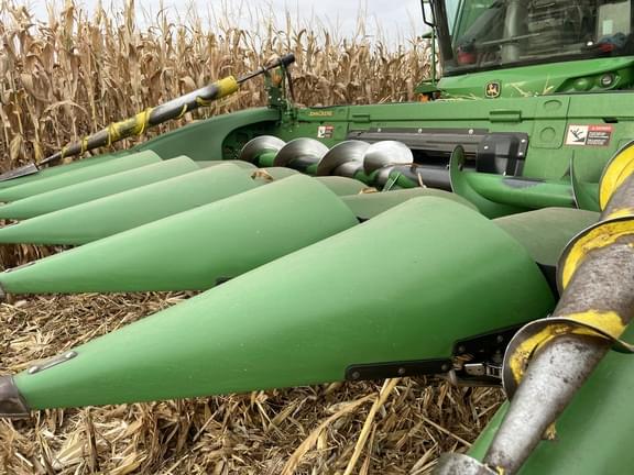 Image of John Deere 606C Primary image