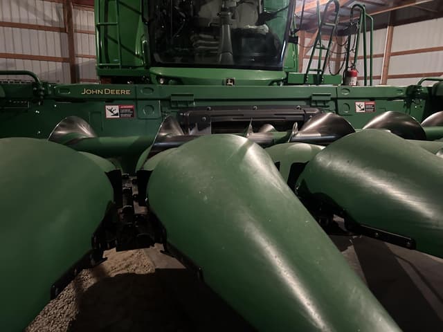 Image of John Deere 606C equipment image 1