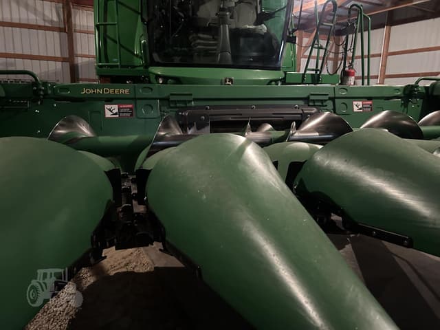 Image of John Deere 606C equipment image 1