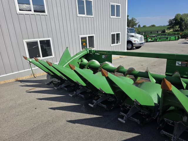 Image of John Deere 606C equipment image 4