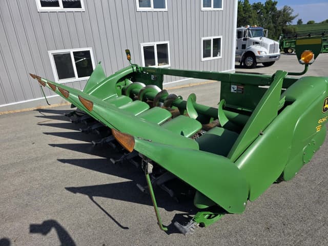 Image of John Deere 606C equipment image 1