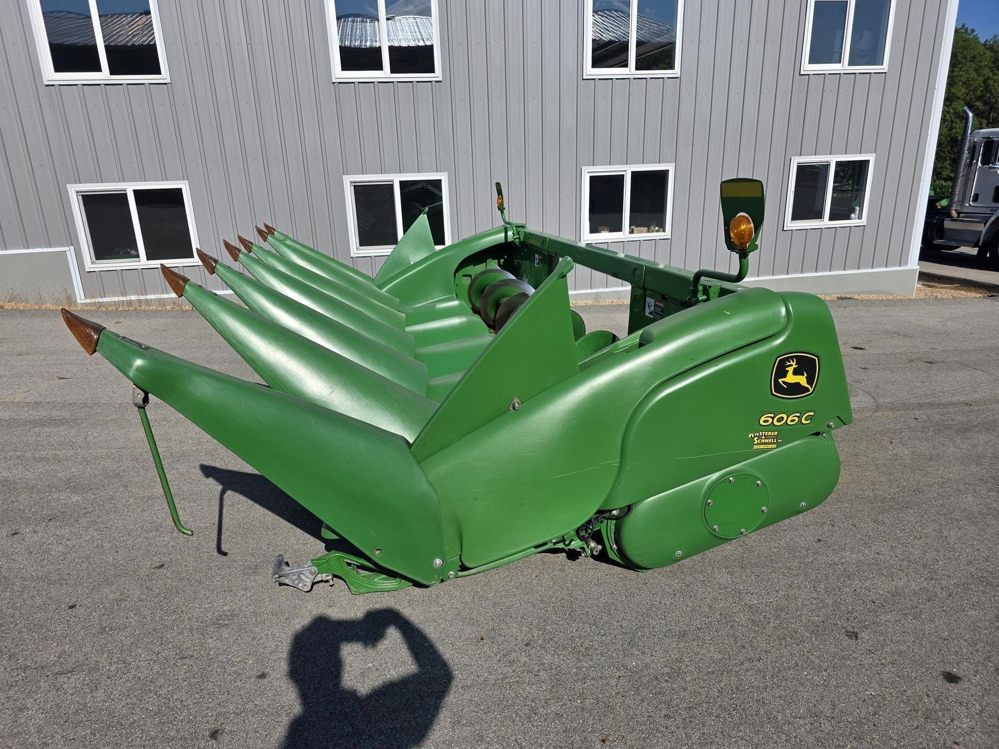 2014 John Deere 606C Equipment Image0
