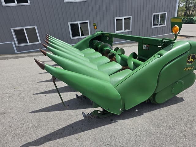 Image of John Deere 606C equipment image 2