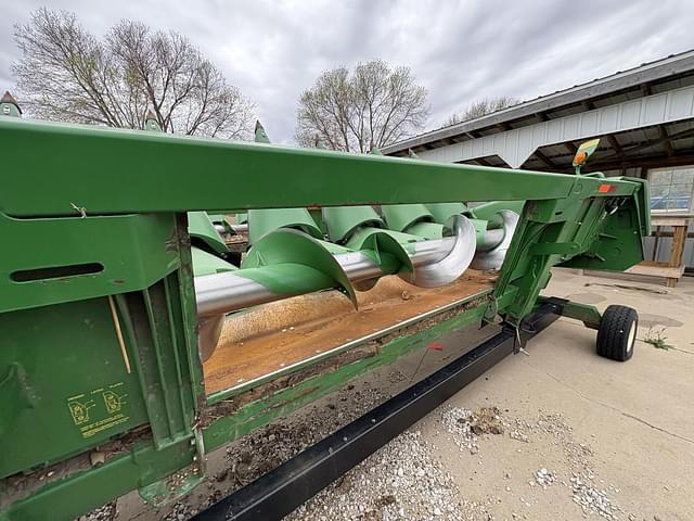 Image of John Deere 608C equipment image 2