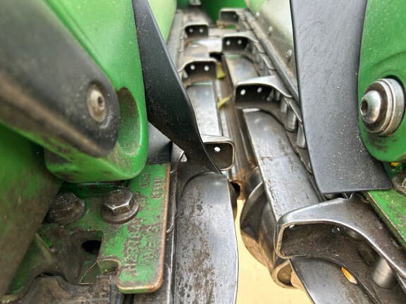 Image of John Deere 608C equipment image 3