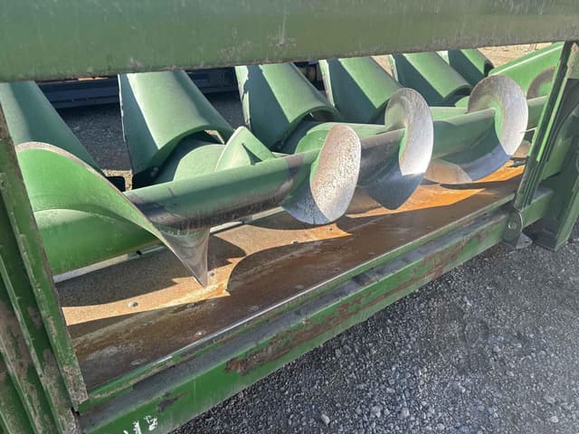 Image of John Deere 608C equipment image 4