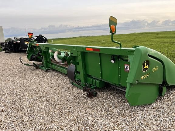 Image of John Deere 608C equipment image 4