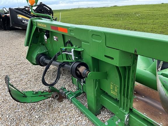 Image of John Deere 608C equipment image 2