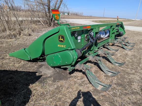 Image of John Deere 608C equipment image 2
