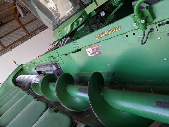 Image of John Deere 608C equipment image 2