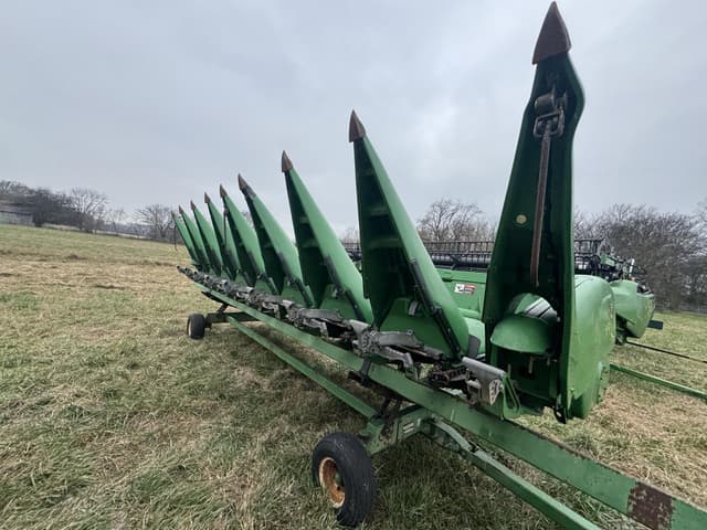 Image of John Deere 608C equipment image 2