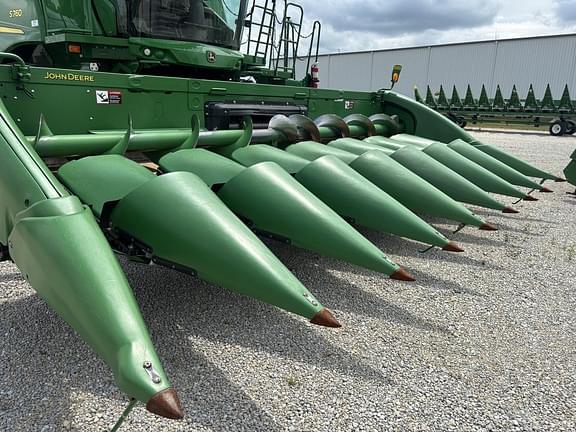 Image of John Deere 608C equipment image 4