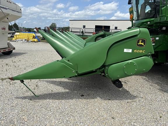 Image of John Deere 608C equipment image 2