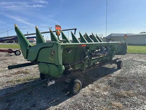 Image of John Deere 608C equipment image 2