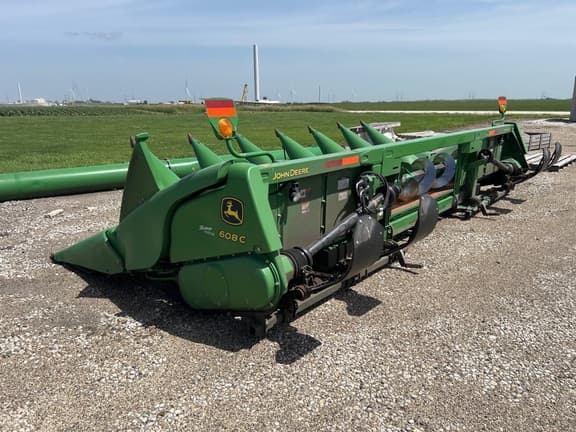 Image of John Deere 608C equipment image 2