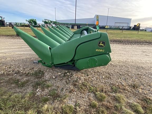 Image of John Deere 608C equipment image 4