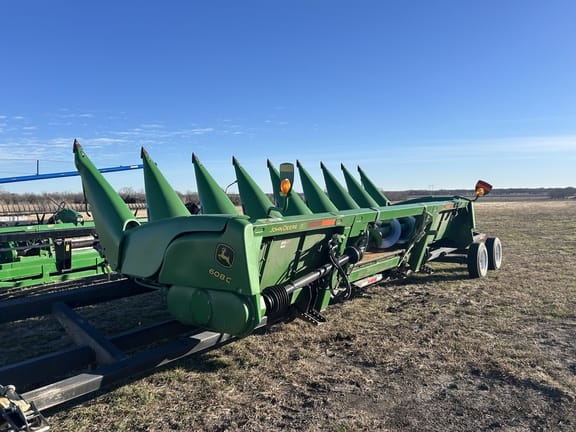 2014 John Deere 608C Equipment Image0