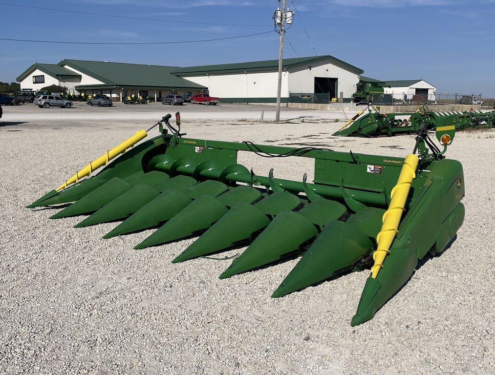 2014 John Deere 608C Equipment Image0