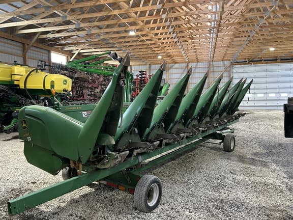 Image of John Deere 608C equipment image 4