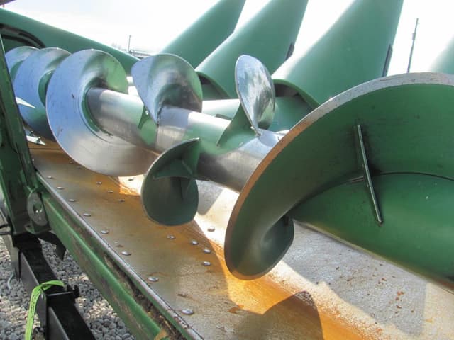 Image of John Deere 608C equipment image 4