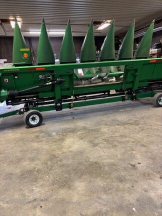 Main image John Deere 608C