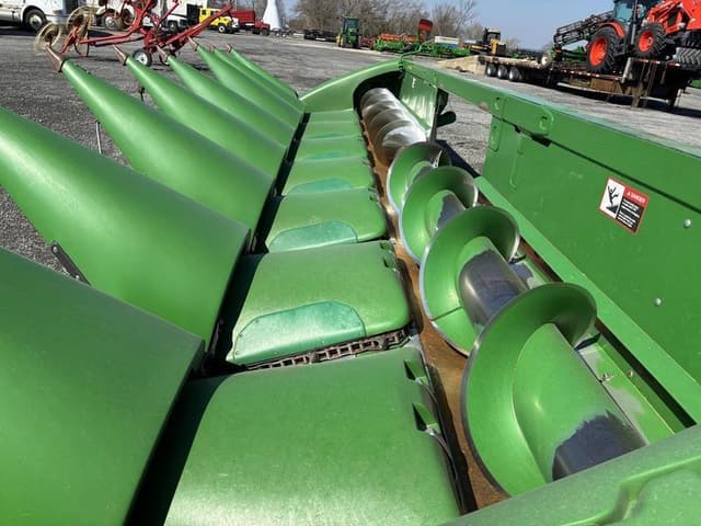 Image of John Deere 608C equipment image 3