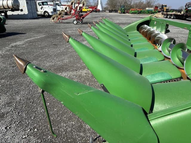 Image of John Deere 608C equipment image 2