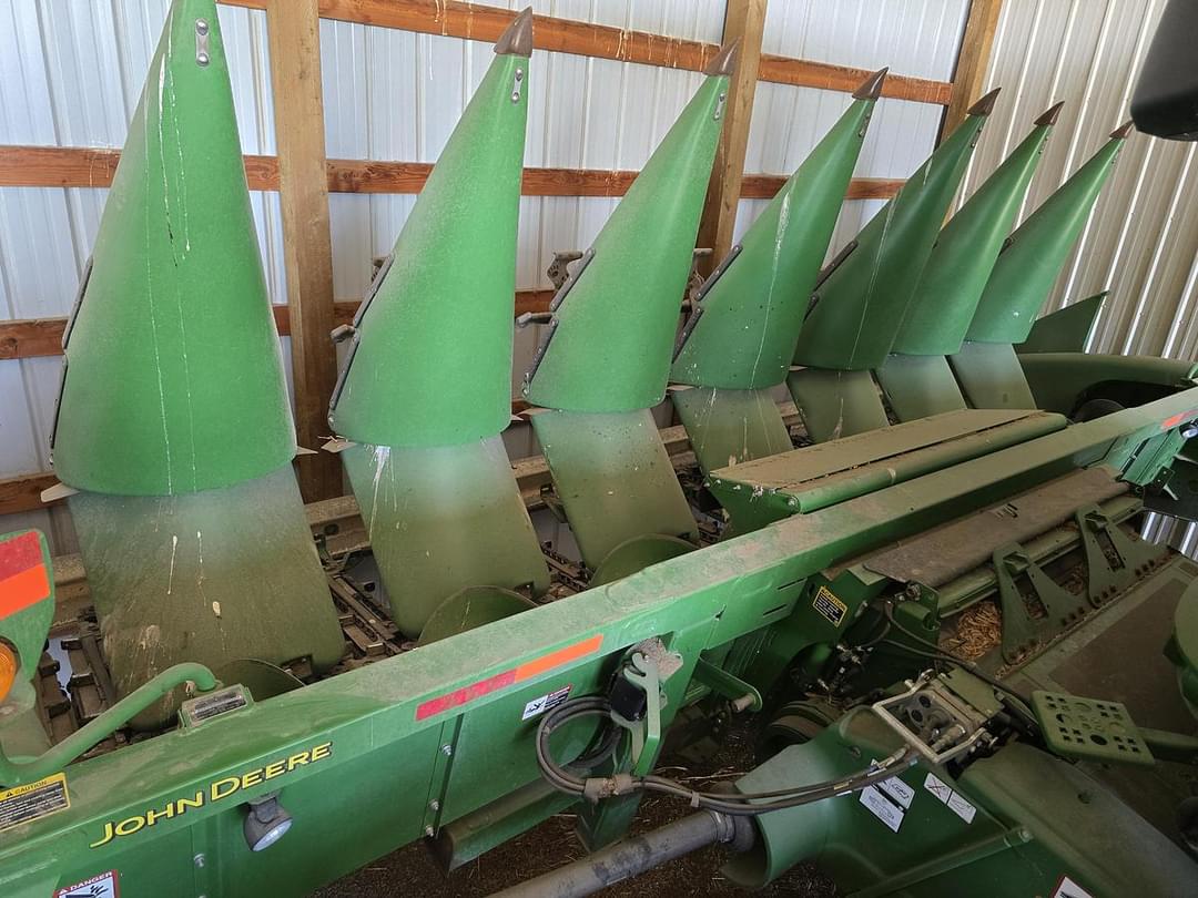 Image of John Deere 608C Image 1