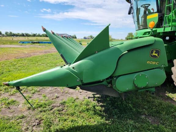 Image of John Deere 608C equipment image 1
