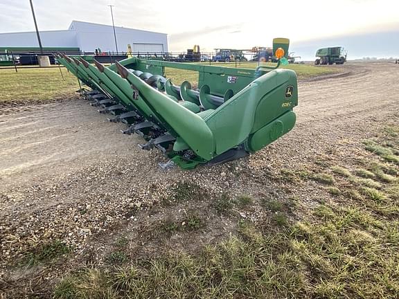 Image of John Deere 608C equipment image 2