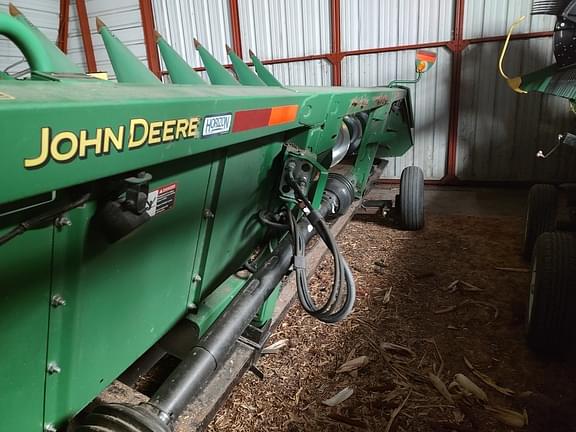 Image of John Deere 608C equipment image 4