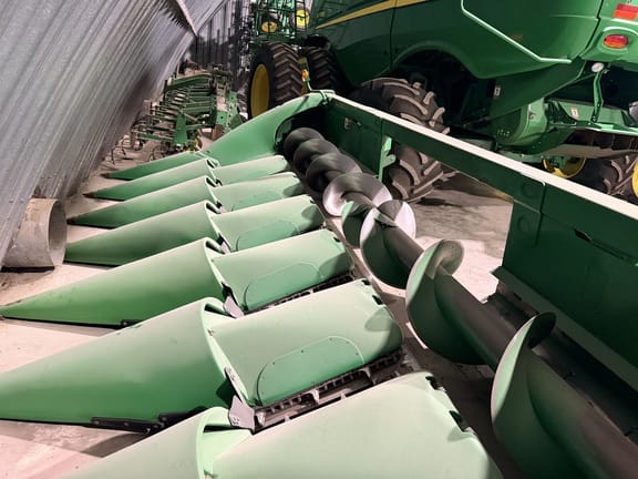 2014 John Deere 608C Equipment Image0