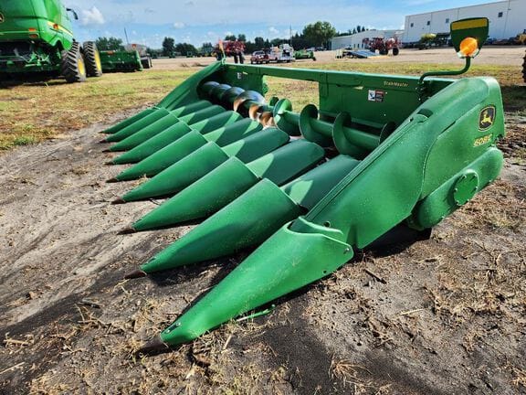 2014 John Deere 608C Equipment Image0
